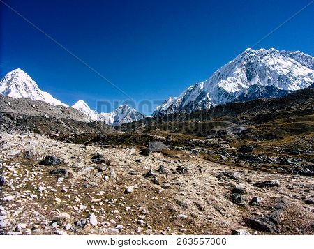Everest Nepal September 30, 2018 View Of The Nature And Wildlife On The Way To Everest Base Camp, Tr