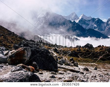 Everest Nepal September 30, 2018 View Of The Nature And Wildlife On The Way To Everest Base Camp, Tr