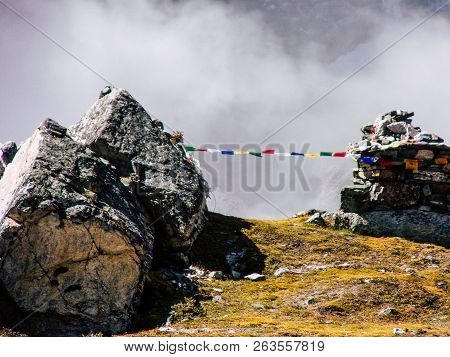Everest Nepal September 30, 2018 View Of The Nature And Wildlife On The Way To Everest Base Camp, Tr