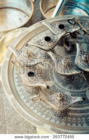 Set Of Aladdin Lamp Of Wishes In Metal With Patterns