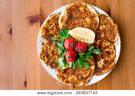 Turkish Food Findik Lahmacun / Mini Pizza