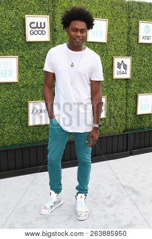 LOS ANGELES - OCT 14:  Echo Kellum at the CW Network's Fall Launch Event  at the Warner Brothers Studios on October 14, 2018 in Burbank, CA