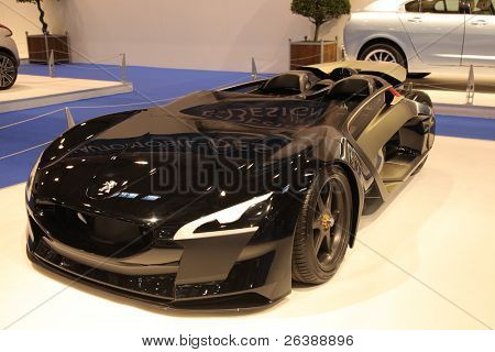 Essen, Alemania - 29 de Nov: Peugeot Ex1 eléctrico Concept Car en el salón del automóvil de Essen en Essen, Ge