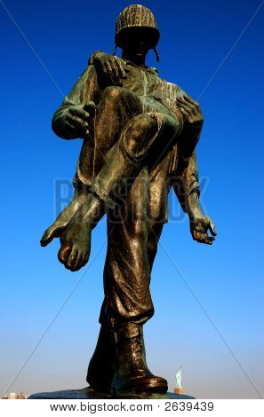 Memoriale dell'Olocausto: Monumento di liberazione soldato
