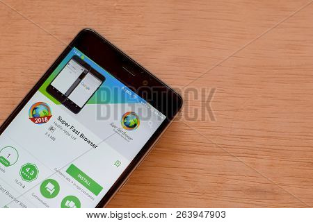 Bekasi, West Java, Indonesia. October 19, 2018 : Super Fast Browser Dev App On Smartphone Screen. Su