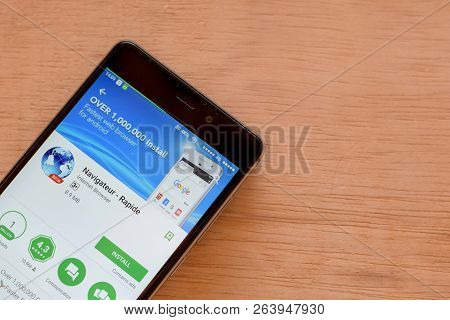 Bekasi, West Java, Indonesia. October 19, 2018 : Navigateur - Rapide Dev App On Smartphone Screen. N