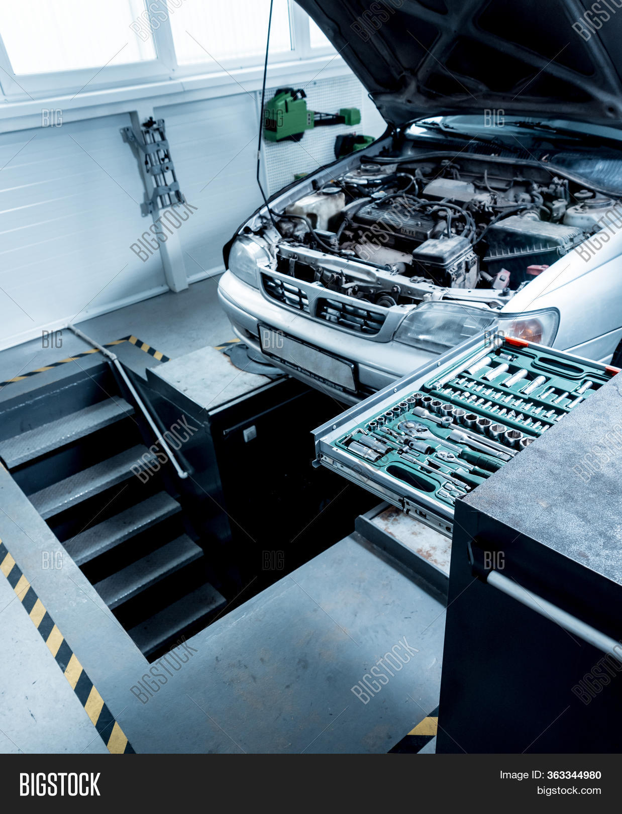 Tools Auto Repair Image & Photo (Free Trial) Bigstock