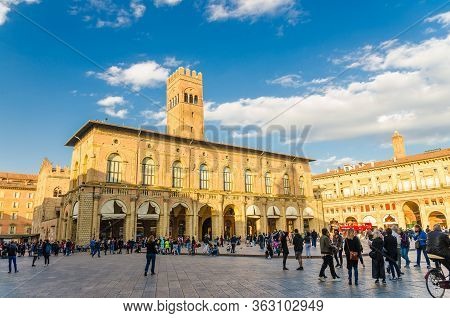 Bologna, Italy, March 17, 2018: Palazzo Re Enzo And Palazzo Dei Banchi Palace Building On Piazza Mag