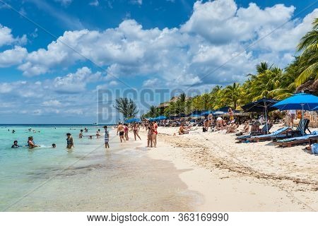 Playa Palancar, Mexico - April 24, 2019: People Relax On The Palancar Beach In Playa Palancar, Quint