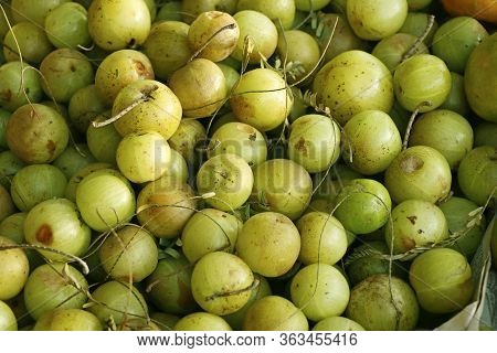 Indian Gooseberries. Amla Fruit Extract Decrease The Blood Glucose.has Antiviral And Antimicrobial. 