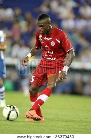 Barcellona - AUG, 3: Henri Bedimo di Montpellier HSC in azione durante una partita amichevole contro il RCD Es
