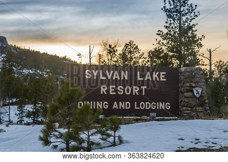 Custer Sp, Sd, Usa - May 24, 2019: The Sylvan Lake Resort Dining And Lodging