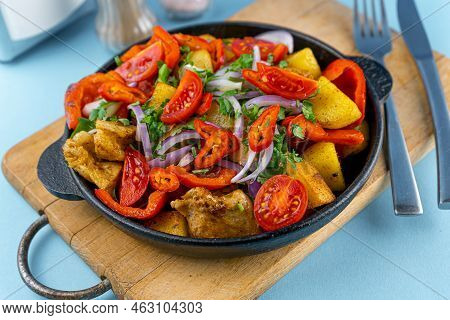 Pork Ojakhuri With Vegetables. Meat, Potatoes, Onions, Herbs, Peppers Cooked And Served In A Skillet