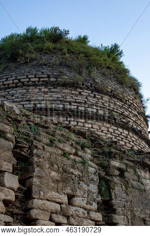 Amluk Dara Stupa Is Belived To Be Built In The 2nd Ce And Was Discovered In Swat Valley In 1926