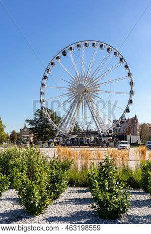 Gdansk, Poland - Sept 9, 2020: Ferris Wheel On The Granary Island In Gdansk, Poland