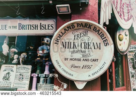 London, Uk - March 11th 2022 - Bric-a-brac And Curios Outside Alice's Antique Shop In Portobello Roa