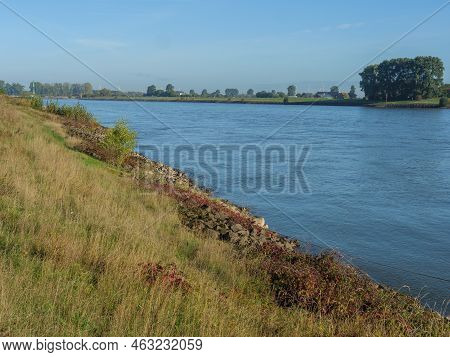 the village of grieth at the rhine river