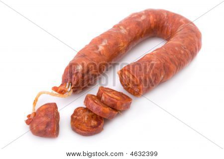 Barrancos üzerinden İber Chorizo dilimlenmiş