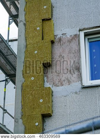 Multistorey Apartment House Facade Thermal Insulation With Thick Mineral Rockwool Slabs