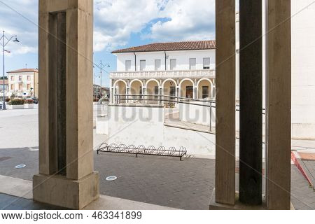Tresigallo,italy-may 2, 2021:detail Of The Porch In Tresigallo During A Cloudy Day