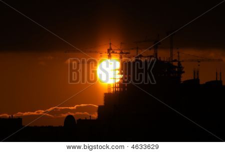 太陽と建設