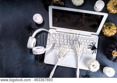 Funny Halloween Workplace Background