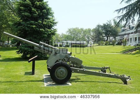 3-inch antitank kanon M5 op Fort Hamilton ons legerbasis in Brooklyn