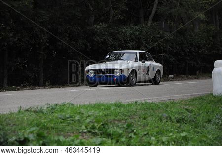 Rally Of Classic Cars Alfa Romeo Gt Junior In Race Pesaro Cup