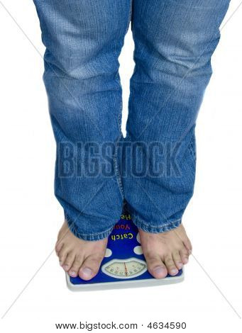 Piedi e scala di peso isolata On White Background