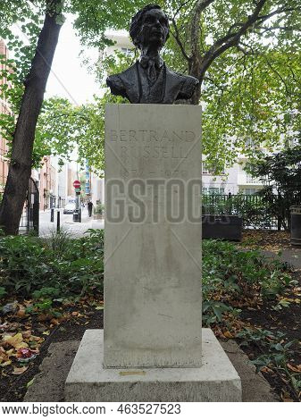 Russell Statue In London