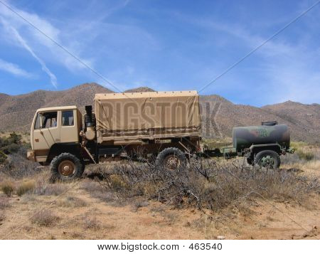 327 Unimog og bøfler