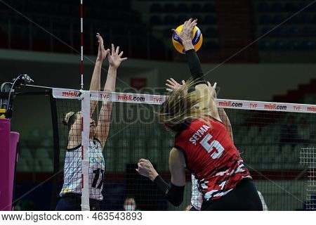 Istanbul, Turkey - April 02, 2022: Seyma Ercan In Action During Turk Hava Yollari Vs Ptt Turkish Sul