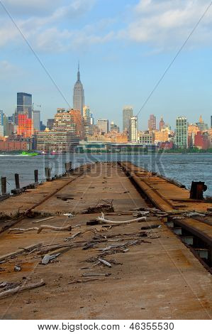 Budynki Nowego Jorku Manhattan widok z portu