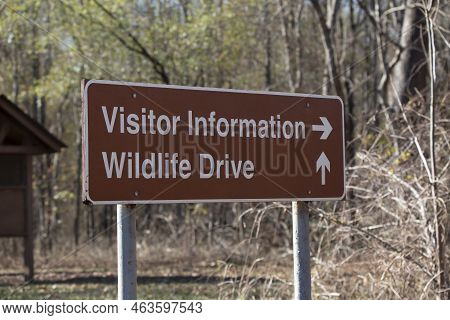 Catahoula National Wildlife Refuge Louisiana/usa - December 21 2021: Sign Pointing Toward Where Visi