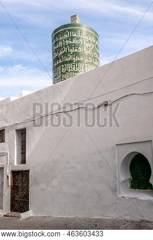 Moulay Idris, Morocco - September 18,2022 - View At The  The Cylindrical Minaret Of The Sentissi Mos
