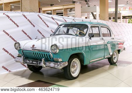 Chelyabinsk, Russia - September 18, 2016: Soviet Classic Luxury Car Gaz-21 Volga In A Retro Cars Mus