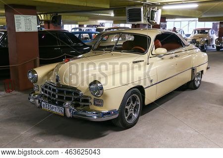 Ufa, Russia - September 25, 2021: Convertible Retro Car Gaz-12 Zim In The Museum Of Classic Cars Ret