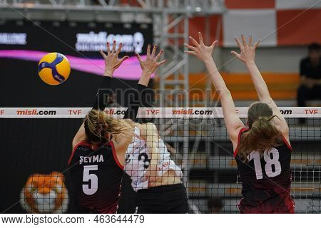 Istanbul, Turkey - May 03, 2022: Seyma Ercan And Janset Cemre Erkul In Action During Eczacibasi Dyna