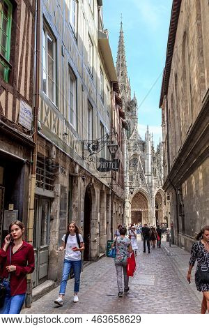 Rouen, France - August 31, 2019: This Is One Of The Narrow Pedestrian Medieval Streets Of The City, 