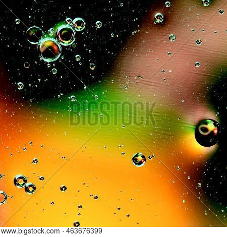 Oil Bubbles, Obstraction, Beauty In Ordinary,can Be Used For Background