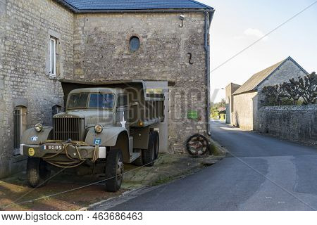 Sainte Marie Du Mont, France - April 5: Collectible Old Ww2 Us Vehicles In Sainte Marie Du Mont, Nor
