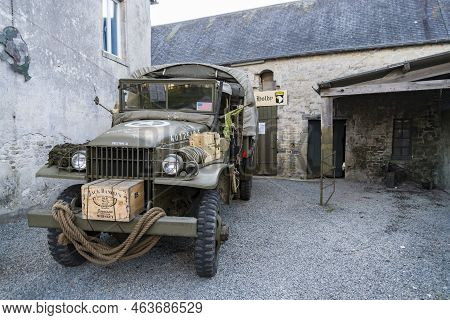 Sainte Marie Du Mont, France - April 5: Collectible Old Ww2 Us Vehicles In Sainte Marie Du Mont, Nor
