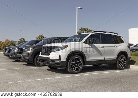 Avon - Circa October 2022: Honda Passport Display At A Dealership. Honda Offers The Passport In Ex-l