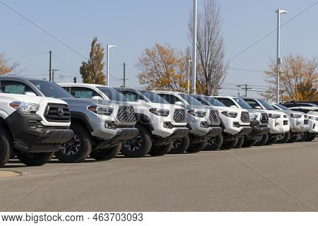 Avon - Circa October 2022: Toyota Tacoma Display. Toyota Offers The Tacoma In Sr, Sr5, And Trd Sport