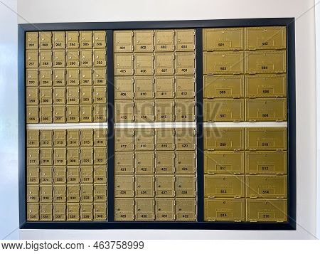 Orlando, Fl Usa - July 19, 2021:  A Mailbox At A Ups Stre In Orlando, Florida.