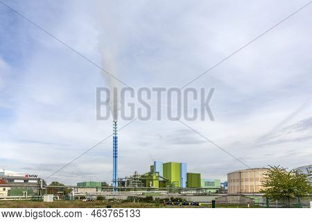 Mainz, Germany - September 29,2022: Kmw Power Station In Mainz Can Be Used With Oil Or Gas, It Is Fl