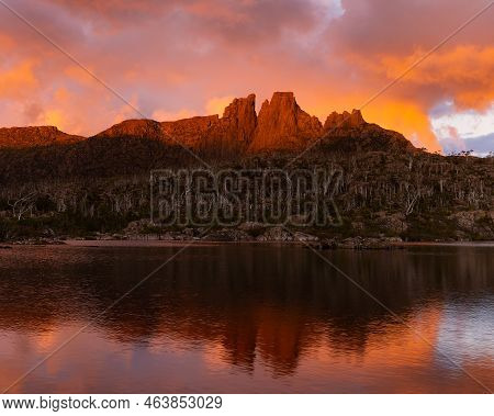 Close View Of Mt Geryon During Sunset At The Labyrinth In Cradle Mountain-lake St Clair National Par