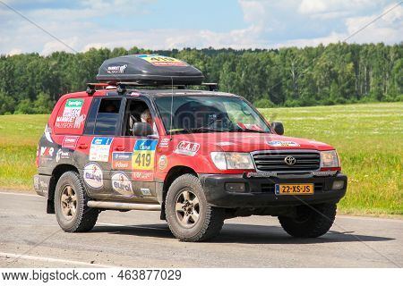 Chelyabinsk Region, Russia - July 11, 2016: Assistance Rally Car Toyota Land Cruiser 100 Takes Part 