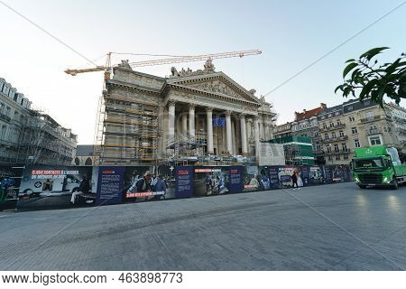 Brussels, Brabant , Belgium 09 30 2022 : Closeup Streetview On The Repair Renovation Works At The An