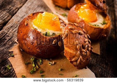 Egg In Bun